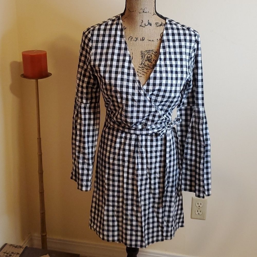 NWT Jack by BB Dakota Black & White Bell Sleeve Wrap Dress Small - Picture 3 of 12